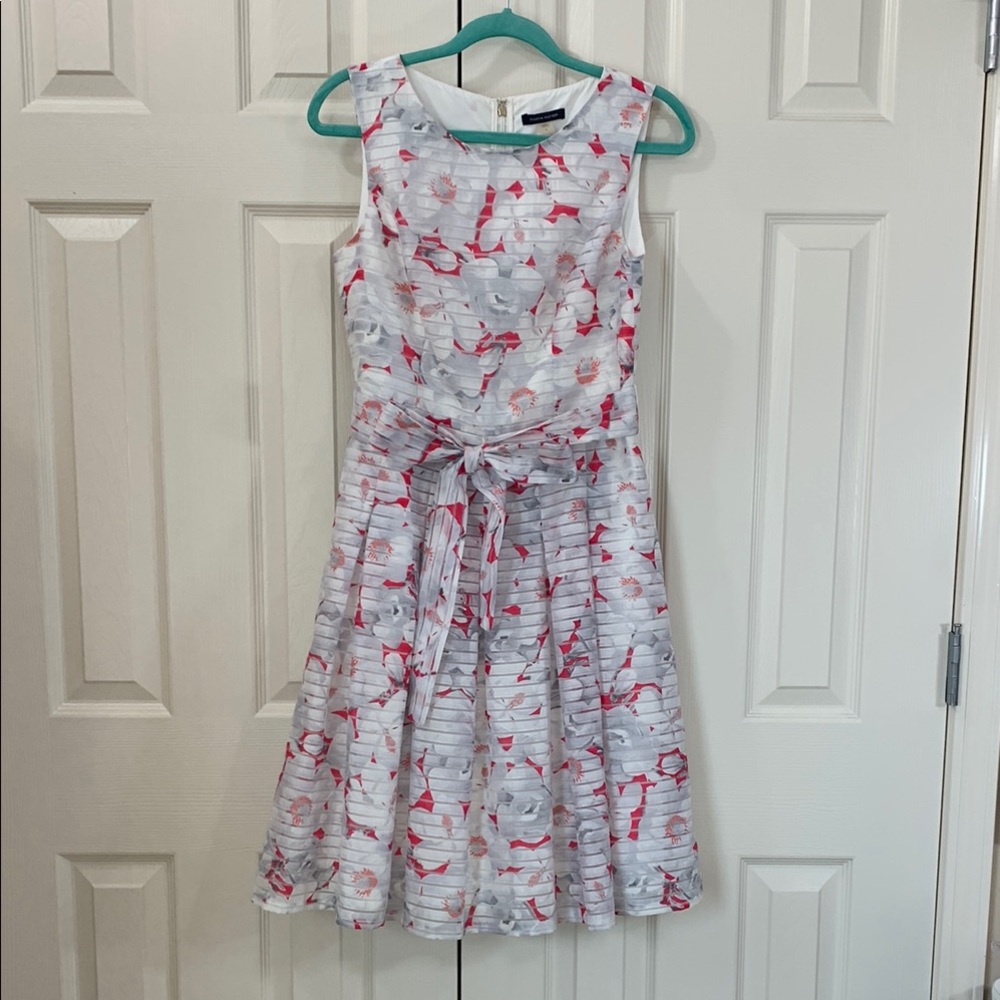 Tommy Hilfiger Sleeveless Dress with Pink and White Pattern